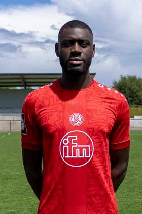 Aaron Manu Rot Weiss Essen 3 Liga, portrait date 2024 2025