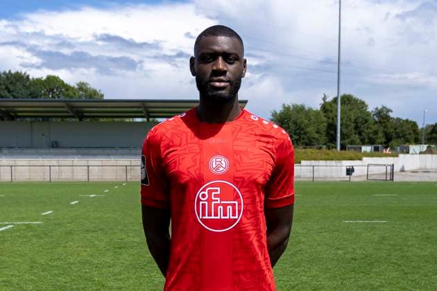 Aaron Manu Rot Weiss Essen 3 Liga, portrait date 2024 2025