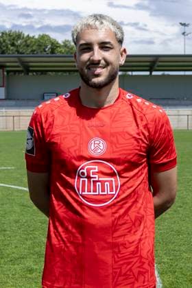 Dion Berisha Rot Weiss Essen 3 Liga, portrait date 2024 2025