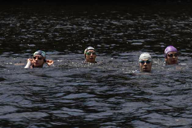 Mexican Triathlon Team s Swimming Training In Galicia For The Olympics Members of the Mexican triathlon team are swimming during their training for the Paris Olympic Games, Olympische Spiele, Olympia, OS in Lugo, Galicia, Spain, on July 24, 2024. Lugo, Galicia Spain  Copyright: xCristianxLeyvax originalFilename:leyva-notitle240724_npYSl.jpg