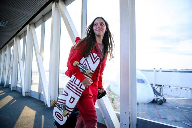 July 24, 2024, Toronto, On, Canada: 14-year old Canadian Olympic athlete in skateboarding, Fay De Fazio Ebert, walks on the bridge to the plane headed to the 2024 Paris Olympics, in Toronto on Wednesday, July 24, 2024. Canada News - July 24, 2024 - ZUMAc35_ 20240724_zaf_c35_088 Copyright: xChristopherxKatsarovx
