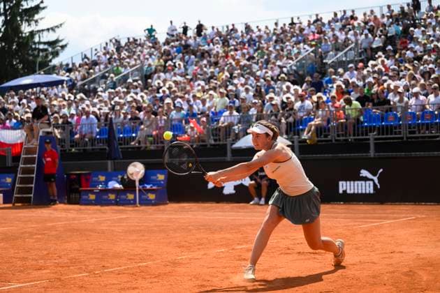 Linda Noskova of Czech Republic in action against Magda Linette of Poland during semifinal of the WTA, Tennis Damen women s tennis tournament Livesport Prague Open 2024 in Prague, Czech Republic, July 25, 2024. (CTKxPhoto MichalxKamaryt) CTKPhotoP2024072505377  CTKPhotoP2024072505377