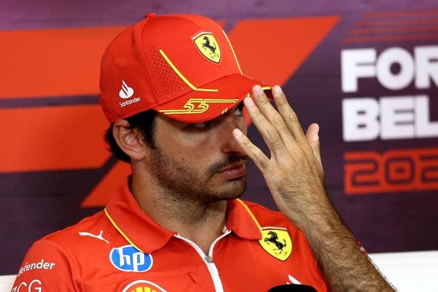 25 07 2024, xsvx, Motorsport FIA Formula 1, Belgian Grand Prix 2024 emspor, v l Press conference Carlos Sainz Ferrari starting number 55 FIA REGULATIONS PROHIBIT ANY USE OF PHOTOGRAPHS as IMAGE SEQUENCES and or QUASI VIDEO Spa