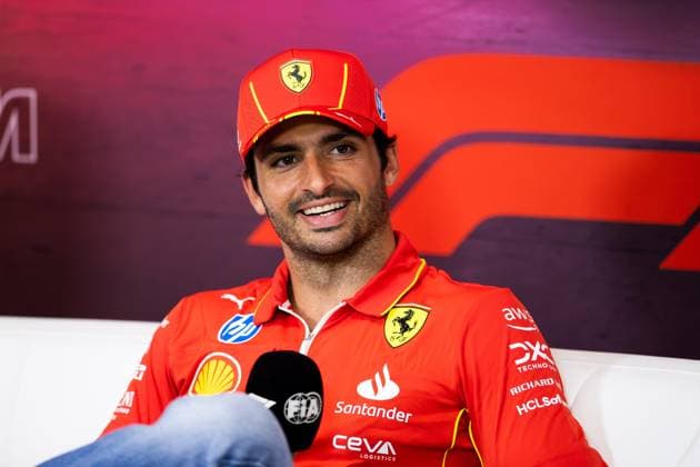SAINZ Carlos (spa), Scuderia Ferrari SF-24, portrait press conference, PK, Pressekonferenz during the Formula 1 Rolex Belgian Grand Prix 2024, 14th round of the 2024 Formula One World Championship, WM, Weltmeisterschaft from July 26 to 28, 2024 on the Circuit de Spa-Francorchamps, in Stavelot, Belgium - F1 - BELGIAN GRAND PRIX 2024 DPPI Panoramic  240725_R14_BELGIO_DP__F_18254.CR2 -Aprimorado-NR