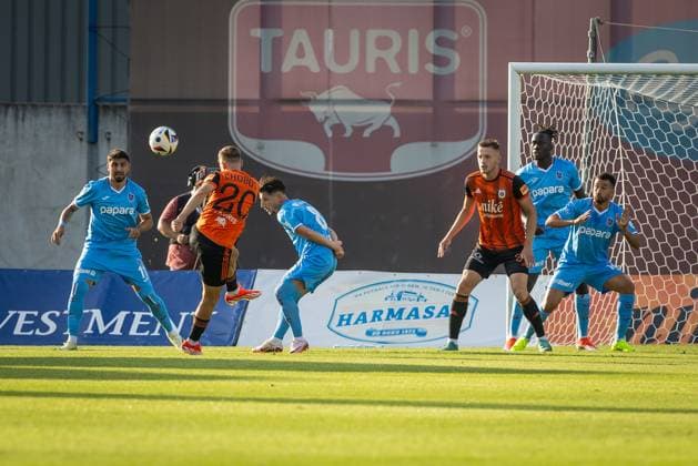 RUZOMBEROK - TRABZONSPOR UEFA EUROPA LEAGUE Marian Chobot of Ruzomberok and Enis Bardhi of Trabzonspor during the 1st leg of Second qualifying round of the UEFA Europa League football match between MFK Ruzomberok and Trabzonspor. Ruzomberok, Slovakia, July 25, 2024. PUBLICATION NOT IN SLOVAKIA Ruzomberok Copyright: xBranislavxRackox 080A4180