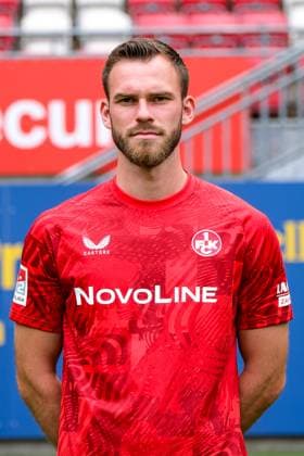 Boris Tomiak 1 FC Kaiserslautern, 02 , GER, 1 FC Kaiserslautern, 2 Bundesliga, Portraettermin 2024 2025, 25 07 2024 GER, 1 FC Kaiserslautern, 2 Bundesliga, Portraettermin 2024 2025, 25 07 2024 Kaiserslautern Copyright: xEibner-Pressefoto FlorianxWieganx EP_FWD
