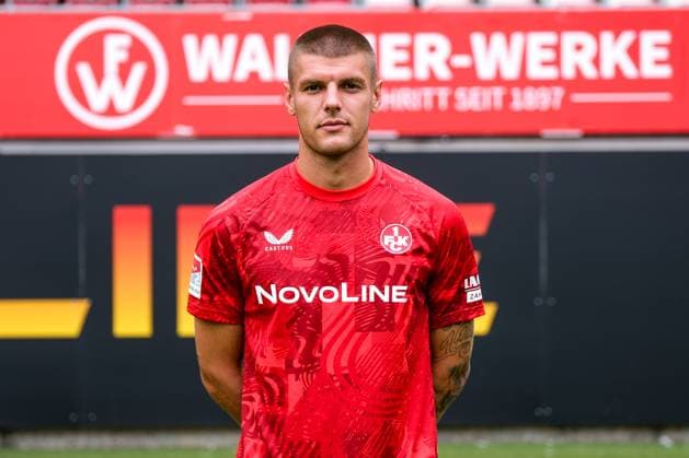 Erik Wekesser 1 FC Kaiserslautern, 13 , GER, 1 FC Kaiserslautern, 2 Bundesliga, Portraettermin 2024 2025, 25 07 2024 GER, 1 FC Kaiserslautern, 2 Bundesliga, Portraettermin 2024 2025, 25 07 2024 Kaiserslautern Copyright: xEibner-Pressefoto FlorianxWieganx EP_FWD