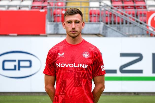Daniel Hanslik 1 FC Kaiserslautern, 19 , GER, 1 FC Kaiserslautern, 2 Bundesliga, Portraettermin 2024 2025, 25 07 2024 GER, 1 FC Kaiserslautern, 2 Bundesliga, Portraettermin 2024 2025, 25 07 2024 Kaiserslautern Copyright: xEibner-Pressefoto FlorianxWieganx EP_FWD