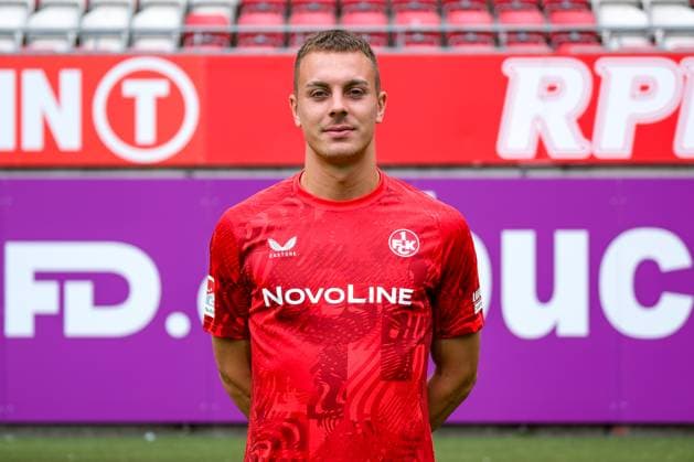 Filip Kaloc 1 FC Kaiserslautern, 26 , GER, 1 FC Kaiserslautern, 2 Bundesliga, Portraettermin 2024 2025, 25 07 2024 GER, 1 FC Kaiserslautern, 2 Bundesliga, Portraettermin 2024 2025, 25 07 2024 Kaiserslautern Copyright: xEibner-Pressefoto FlorianxWieganx EP_FWD