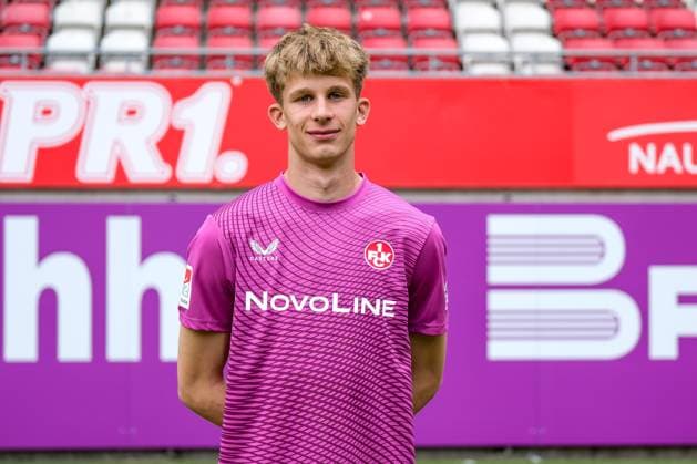 Fabian Heck 1 FC Kaiserslautern, 28 , GER, 1 FC Kaiserslautern, 2 Bundesliga, Portraettermin 2024 2025, 25 07 2024 GER, 1 FC Kaiserslautern, 2 Bundesliga, Portraettermin 2024 2025, 25 07 2024 Kaiserslautern Copyright: xEibner-Pressefoto FlorianxWieganx EP_FWD