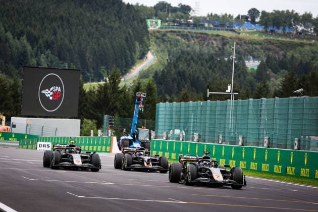 APX GP Team crew filming in the paddock for the Apex F1 movie by Apple Studios Bruckheimer Films during the Formula 1 Rolex Belgian Grand Prix 2024, 14th round of the 2024 Formula One World Championship, WM, Weltmeisterschaft from July 26 to 28, 2024 on the Circuit de Spa-Francorchamps, in Stavelot, Belgium - F1 - BELGIAN GRAND PRIX 2024 DPPI Panoramic  240725_R14_BELGIO_DP_AV6_8494