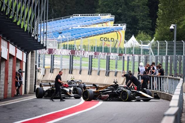 APX GP Team crew filming in the paddock for the Apex F1 movie by Apple Studios Bruckheimer Films during the Formula 1 Rolex Belgian Grand Prix 2024, 14th round of the 2024 Formula One World Championship, WM, Weltmeisterschaft from July 26 to 28, 2024 on the Circuit de Spa-Francorchamps, in Stavelot, Belgium - F1 - BELGIAN GRAND PRIX 2024 DPPI Panoramic  240725_R14_BELGIO_DP_AV6_8536