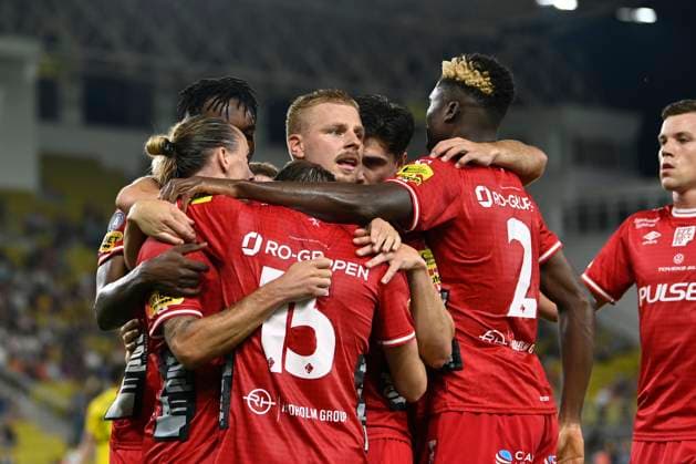 240725 Simon Hedlund of Elfsborg celebrates with teammates after the 0 1 goal during the UEFA Europa League qualification match between Sheriff Tiraspol and Elfsborg on July 25, 2024 in Tiraspol Photo Alex Nicodim BILDBYRAN COP 282 AN0008 fotboll football soccer fotball uefa europa league sheriff tiraspol elfsborg bbeng qualification jubel  Copyright: ALEXxNICODIM BB240725ZM031