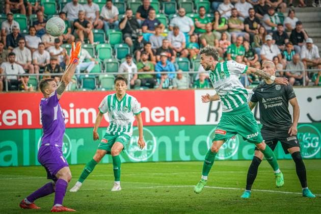 Soccer FC St Gallen 1879 vs FC TOBOL KOSTANAY 2 qualifying round UEFA Conference League Kybunpark St Gallen, Switzerland Goal by St Gallens Mihailo Stevanovic with a header to equalize 1-1, Tobol goalkeeper Stas Pokatilov cant hold the ball St Gallen Kybunpark Canton St Gallen Switzerland Copyright: xJoeranxSteinsiekx