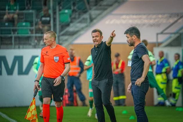 Soccer FC St Gallen 1879 vs FC TOBOL KOSTANAY 2 qualifying round UEFA Conference League Kybunpark St Gallen, Switzerland St Gallen coach Enrico Maassen in action St Gallen Kybunpark Canton St Gallen Switzerland Copyright: xJoeranxSteinsiekx