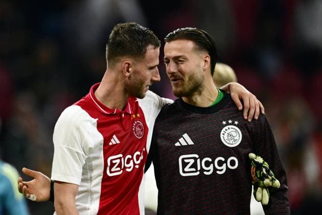 AMSTERDAM - (l-r) Branco van den Boomen of Ajax, Ajax goalkeeper Diant Ramaj after the UEFA Europa League 2nd preliminary round match between Ajax Amsterdam and FK Vojvodina at the Johan Cruijff ArenA on July 25, 2024 in Amsterdam, the Netherlands. ANP OLAF KRAAK UEFA Europa Europa League second qualifying round 2024 25 xVIxANPxSportx xxANPxIVx 504193247 originalFilename: 504193247.jpg