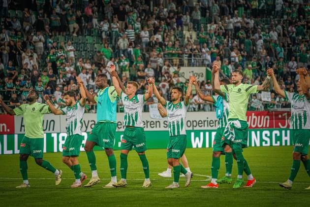 Soccer FC St Gallen 1879 vs FC TOBOL KOSTANAY 2 qualifying round UEFA Conference League Kybunpark St Gallen, Switzerland The St Gallen team cheers after the final whistle for the victory St Gallen Kybunpark Canton St Gallen Switzerland Copyright: xJoeranxSteinsiekx
