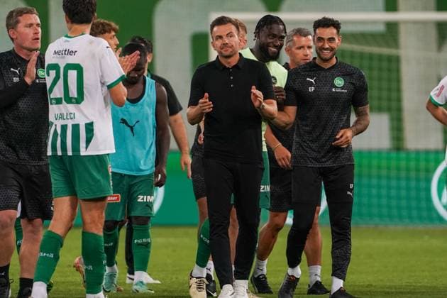 Soccer FC St Gallen 1879 vs FC TOBOL KOSTANAY 2 qualifying round UEFA Conference League Kybunpark St Gallen, Switzerland St Gallen team after the match, in the middle St Gallen coach Enrico Maassen St Gallen Kybunpark Canton St Gallen Switzerland Copyright: xJoeranxSteinsiekx