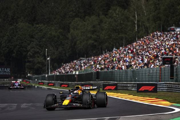 01 VERSTAPPEN Max (nld), Red Bull Racing RB20, action during the Formula 1 Rolex Belgian Grand Prix 2024, 14th round of the 2024 Formula One World Championship, WM, Weltmeisterschaft from July 26 to 28, 2024 on the Circuit de Spa-Francorchamps, in Stavelot, Belgium - F1 - BELGIAN GRAND PRIX 2024 DPPI Panoramic  240726_R14_BELGIO_DP_AV6_0431