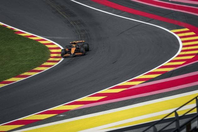 04 NORRIS Lando (gbr), McLaren F1 Team MCL38, action during the Formula 1 Rolex Belgian Grand Prix 2024, 14th round of the 2024 Formula One World Championship, WM, Weltmeisterschaft from July 26 to 28, 2024 on the Circuit de Spa-Francorchamps, in Stavelot, Belgium - F1 - BELGIAN GRAND PRIX 2024 DPPI Panoramic  240726_R14_BELGIO_DP_FG002978