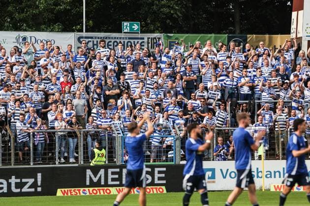 Sport, Football, Regionalliga West Season 2024 2025 1 Matchday FC Gütersloh MSV Duisburg 26 07 2024, Heidewaldstadion Fans MSV Duisburg Gütersloh Heidewaldstadion Nordrhein Westfahlen Germany