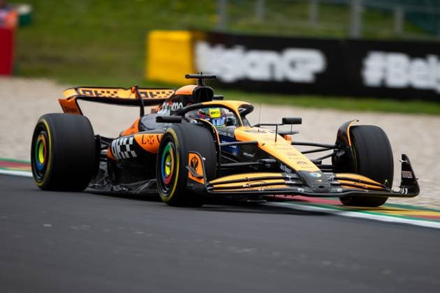 81 PIASTRI Oscar (aus), McLaren F1 Team MCL38, action during the Formula 1 Rolex Belgian Grand Prix 2024, 14th round of the 2024 Formula One World Championship, WM, Weltmeisterschaft from July 26 to 28, 2024 on the Circuit de Spa-Francorchamps, in Stavelot, Belgium - F1 - BELGIAN GRAND PRIX 2024 DPPI Panoramic  240726_R14_BELGIO_DP__F_11904.CR2_