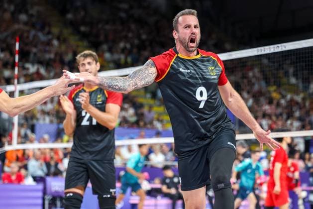 Bilder des Jahres 2024, Sport 07 Juli Sport Themen der Woche KW30 Sport Bilder des Tages Volleyball - Olympic Games, Olympische Spiele, Olympia, OS Paris 2024: Day 1 Gyorgy Grozer is playing during Volleyball Men s Preliminary Round - Group C - match between Japan and Germany on Day -1 Olympic Games Paris 2024 at South Paris Arena in Paris, France on July 27, 2024. Paris France  Copyright: xAndrzejxIwanczukx originalFilename:iwanczuk-volleyba240727_npG0J.jpg