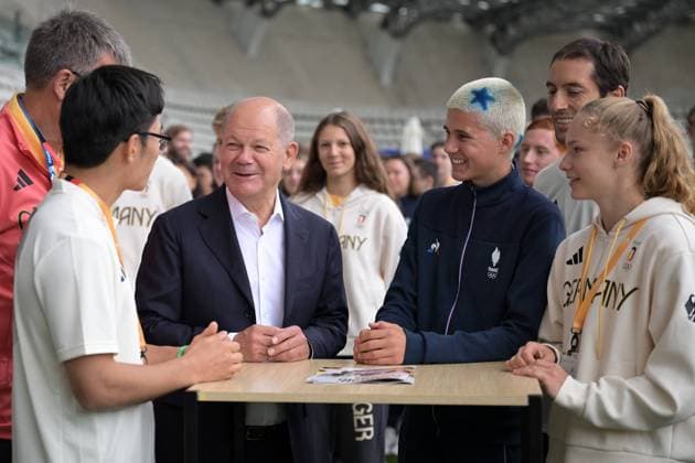 Bilder des Jahres 2024, Sport 07 Juli Sport Themen der Woche KW30 Sport Bilder des Tages Paris, Deutsches Haus, 27.07.24, FRA, Olympia 2024 Paris, Bundeskanzler olaf Scholz besucht das Deutsche Haus Bild: Bundeskanzler Olaf SCHOLZ besucht das Deutsche Haus in Paris Only for editorial use! Frankreich *** Paris, German House, 27 07 24, FRA, Olympia 2024 Paris, Federal Chancellor olaf Scholz visits the German House Image Federal Chancellor Olaf SCHOLZ visits the German House in Paris Only for editorial use France