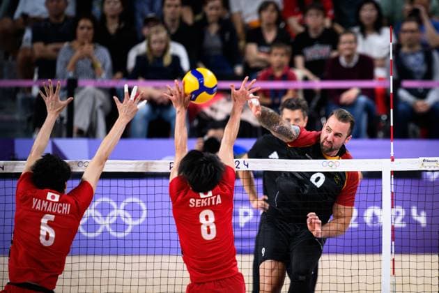 27 07 2024, Paris, Arena Paris South Volleyball, Olympic Games, Preliminary round, Germany GER vs Japan JPN Double block Block Akihiro Yamauchi 6 JPN , Masahiro Sekita 8 JPN Attack Georg Grozer 9 GER