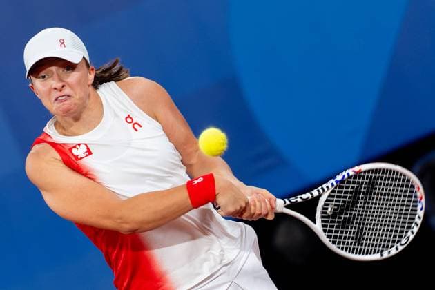 Sport Bilder des Tages 2024-07-27 Tennis - Olympic Games, Olympische Spiele, Olympia, OS Paris 2024 - Day 1 PARIS, FRANCE - JULY 27: Iga Swiatek of Poland competing in the Women s Singles First Round during Day 1 of Tennis - Olympic Games Paris 2024 at Roland Garros on July 27, 2024 in Paris, France. (Photo by Joris Verwijst BSR Agency) Paris France Content not available for redistribution in The Netherlands directly or indirectly through any third parties. Copyright: xBSRxAgencyx