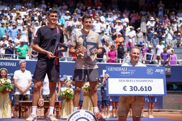 Generali Open ATP 250 2024 Kitzbühel, 27 07 2024 Alexander Erler AUT, Austria and Andreas Mies GER, Germany at the award ceremony Generali Open 2024, ATP 250, Sportpark Kitzbühel on 27 07 2024, Kitzbühel Copyright: xBEAUTIFULxSPORTSx Pajonkx