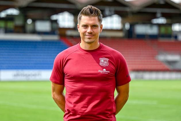 Matthias Luginger co-coach SpVgg Unterhaching 3 Liga, portrait date 2024 2025 xslx