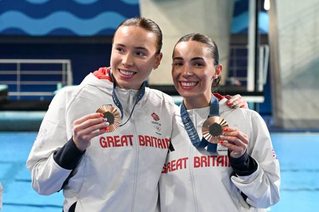 27th July 2024; Paris Olympic Games, Olympische Spiele, Olympia, OS Paris, France, Day 2; Womens 3m synchronised springboard diving final, Yasmin Harper and Scarlett Mew Jensen of Great Britain celebrate winning the bronze medal  ActionPlus12672578 SimonxWest