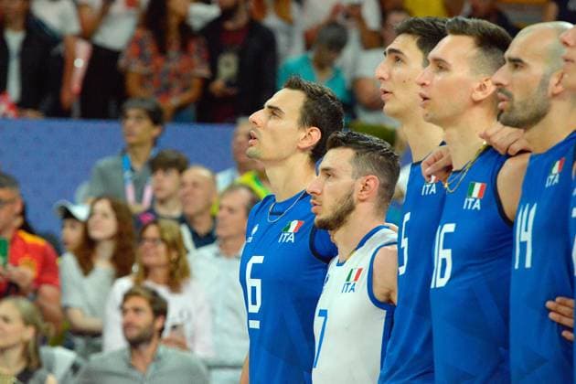 italy National Anthem during Men s volleyball - Italy vs Brazil, Olympic Games, Olympische Spiele, Olympia, OS Paris 2024 in Paris, France, July 27 2024  Copyright: xPasqualexGolia IPAxSportx xipa-ax xx IPA_48309301 IPA_Agency_IPA48309301