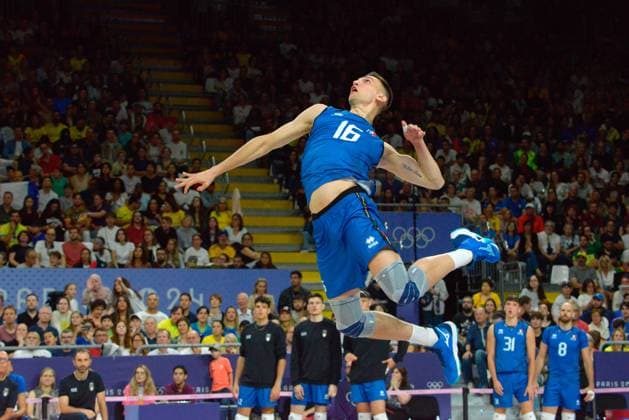 Juri Romano (Italy) in action during Men s volleyball - Italy vs Brazil, Olympic Games, Olympische Spiele, Olympia, OS Paris 2024 in Paris, France, July 27 2024  Copyright: xPasqualexGolia IPAxSportx xipa-ax xx IPA_48309391 IPA_Agency_IPA48309391
