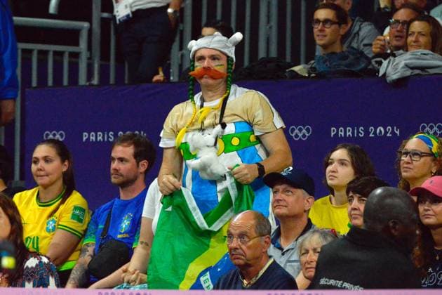 Sport Bilder des Tages Obelix fan during the match during Men s volleyball - Italy vs Brazil, Olympic Games, Olympische Spiele, Olympia, OS Paris 2024 in Paris, France, July 27 2024  Copyright: xPasqualexGolia IPAxSportx xipa-ax xx IPA_48309396 IPA_Agency_IPA48309396