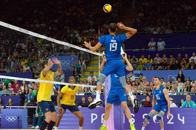 Roberto Russo (Italy) in action during Men s volleyball - Italy vs Brazil, Olympic Games, Olympische Spiele, Olympia, OS Paris 2024 in Paris, France, July 27 2024  Copyright: xPasqualexGolia IPAxSportx xipa-ax xx IPA_48309407 IPA_Agency_IPA48309407