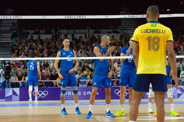 Action of the match during Men s volleyball - Italy vs Brazil, Olympic Games, Olympische Spiele, Olympia, OS Paris 2024 in Paris, France, July 27 2024  Copyright: xPasqualexGolia IPAxSportx xipa-ax xx IPA_48309420 IPA_Agency_IPA48309420