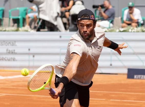 27 07 2024, Sportpark, Kitzbühel, AUT, ATP Tour, Generali Open Kitzbühel, Final, Doubles, in the picture winner Berrettini ITA winner Matteo Berrettini of Italy during the doubles final match of Generali Open Tennis Tournament of the ATP Tour at the Sportpark in Kitzbühel, Austria on 2024 07 27 Expa Kitzbühel  EP_gro