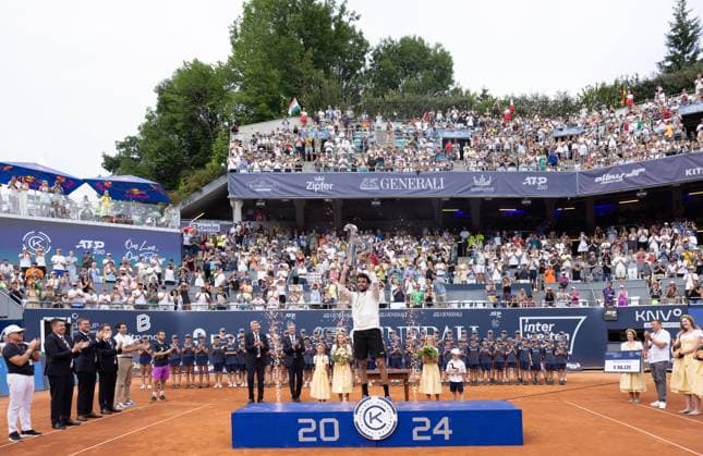 27 07 2024, Sportpark, Kitzbühel, AUT, ATP Tour, Generali Open Kitzbühel, Finale, im Bild Sieger Matteo Berrettini ITA winner Matteo Berrettini of Italy after the final match of Generali Open Tennis Tournament of the ATP Tour at the Sportpark in Kitzbühel, Austria on 2024 07 27 Expa Kitzbühel  EP_gro