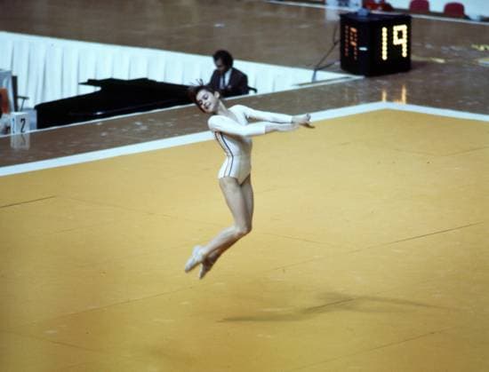 Archivbilder der Woche SPORT KW30 10.08.76 Olympia Montreal 1976 Turnen Kanada, Montreal, 10.08.1976, Olympia, Olympische Sommerspiele 1976 in Montreal, Turnen: Nadia Comaneci (Rumänien, ROM). *** 10 08 76 Olympia Montreal 1976 Gymnastics Canada, Montreal, 10 08 1976, Olympia, Olympic Summer Games 1976 in Montreal, Gymnastics Nadia Comaneci Romania, ROM