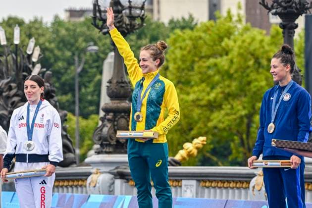 Paris 2024 Olympic Games, Olympische Spiele, Olympia, OS - 27 07 2024 PARIS, FRANCE - JULY 27 : Brown Grace (AUS) Cycling - Road - Individual Time Trial (Female), Dygert Chloe (USA) Cycling - Road - Individual Time Trial (Female), Henderson Anna (GBR) Cycling - Road - Individual Time Trial (Female) on the podium pictured during the XXXIII Paris 2024 Summer Olympic Games on July 27, 2024 in Paris, France, 27 07 2024 Paris France  Copyright: xVincentxKalutx