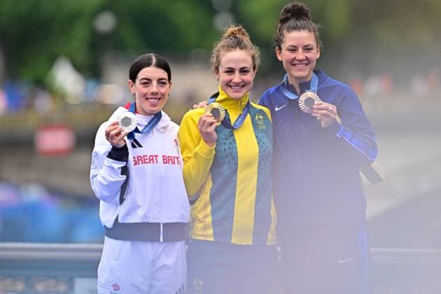 Award Ceremony Individual Time Trial Women ITT Olympia 2024 Paris Grace BROWN Australia , Anna HENDERSON Great Britain , Chloe DYGERT USA Award Ceremony Cycling, Road Race, Individual Time Trial Women ITT 32,4 Kilometer, Women Individual Time Trial Olympia 27 07 2024 Paris