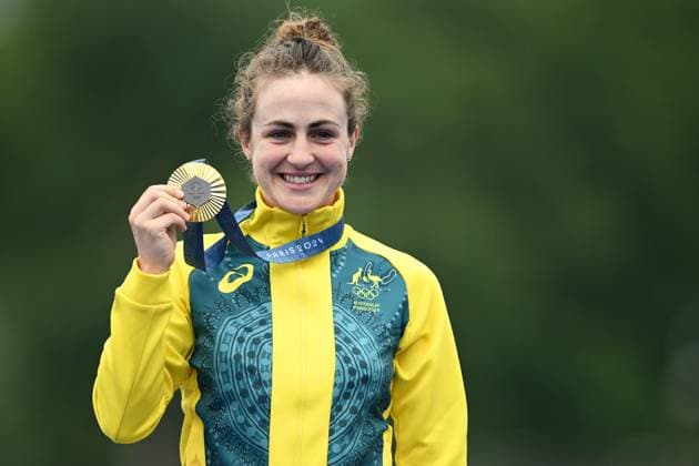 OLY24 CYCLING ROAD, Australian cyclist Grace Brown reacts after winning a gold medal during the Women s Individual Time Trial at Pont Alexandre III as part of the 2024 Paris Olympic Games, Olympische Spiele, Olympia, OS in Paris, France, Saturday, July 27, 2024. ( NO ARCHIVING, EDITORIAL USE ONLY, NO USE IN BOOKS WITHOUT CONSENT PARIS FRANCE Copyright: xJOELxCARRETTx 20240728198460604841