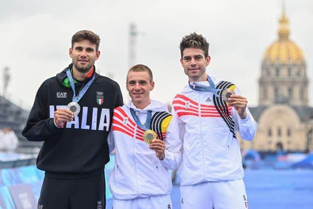 Paris 2024 Olympic Games, Olympische Spiele, Olympia, OS - 27 07 2024 PARIS, FRANCE - JULY 27 : Evenepoel Remco (BEL) Cycling - Road - Individual Time Trial (Male), Van Aert Wout (BEL) Cycling - Road - Individual Time Trial (Male) and Gana Filippo (ITA) on the podium during the XXXIII Paris 2024 Summer Olympic Games on July 27, 2024 in Paris, France, 27 07 2024 Paris France  Copyright: xVincentxKalutx
