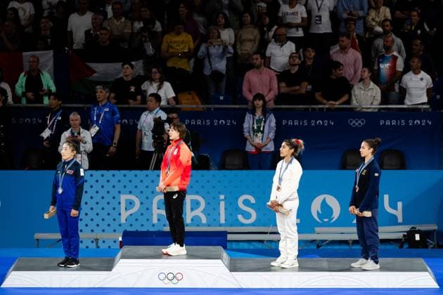 240727 Baasankhuu Bavuudorj of Mongolia, Natsumi Tsunoda of Japan, Shirine Boukli of France and Tara Babulfath of Sweden at the price ceremony after women™s 48kg judo finals during day 1 of the Paris 2024 Olympic Games on July 27, 2024 in Paris Photo Ludvig Thunman BILDBYRAN kod LT LT0643 judo olympic games olympics os ol olympiska spel olympiske leker paris 2024 paris os paris ol 1 bbeng jubel  Copyright: LUDVIGxTHUNMAN BB240727LT173
