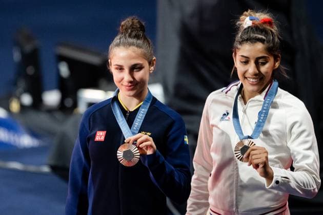 240727 Tara Babulfath of Sweden and Shirine Boukli of France at the price ceremony after women™s 48kg judo finals during day 1 of the Paris 2024 Olympic Games on July 27, 2024 in Paris Photo Ludvig Thunman BILDBYRAN kod LT LT0643 judo olympic games olympics os ol olympiska spel olympiske leker paris 2024 paris os paris ol 1 bbeng jubel  Copyright: LUDVIGxTHUNMAN BB240727LT176