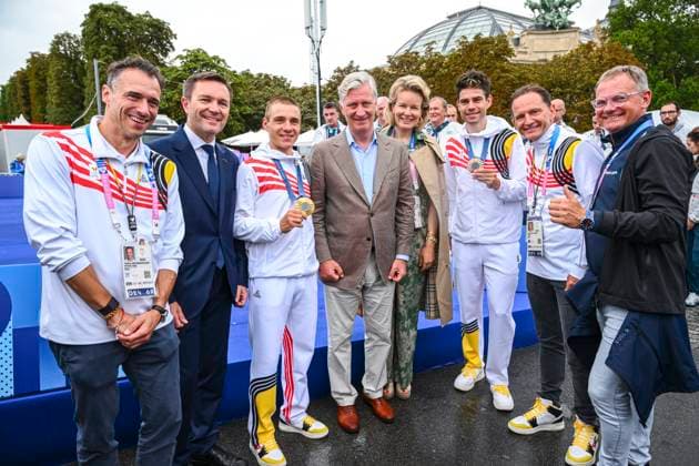 Paris 2024 Olympic Games, Olympische Spiele, Olympia, OS - 27 07 2024 PARIS, FRANCE - JULY 27 : Evenepoel Remco (BEL) Cycling - Road - Individual Time Trial (Male), Van Aert Wout (BEL) Cycling - Road - Individual Time Trial (Male) celebrating their medals with King Philippe of Belgium, Queen Mathilde of Belgium, Saive Jean-Michel NOC President of Team Belgium, Van Branteghem Cedric CEO of Team Belgium during the XXXIII Paris 2024 Summer Olympic Games on July 27, 2024 in Paris, France, 27 07 2024 Paris France Copyright: xVincentxKalutx