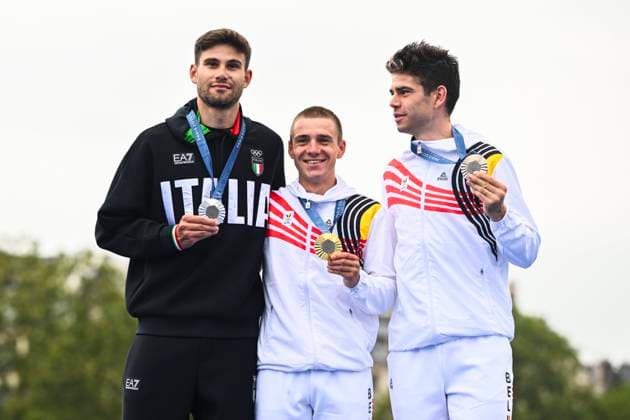 Paris 2024 Olympic Games, Olympische Spiele, Olympia, OS - 27 07 2024 PARIS, FRANCE - JULY 27 : Evenepoel Remco (BEL) Cycling - Road - Individual Time Trial (Male), Van Aert Wout (BEL) Cycling - Road - Individual Time Trial (Male), Ganna Filippo (ITA) on the podium during the XXXIII Paris 2024 Summer Olympic Games on July 27, 2024 in Paris, France, 27 07 2024 Paris France  Copyright: xVincentxKalutx