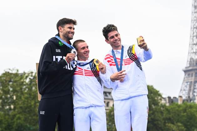 Paris 2024 Olympic Games, Olympische Spiele, Olympia, OS - 27 07 2024 PARIS, FRANCE - JULY 27 : Evenepoel Remco (BEL) Cycling - Road - Individual Time Trial (Male), Van Aert Wout (BEL) Cycling - Road - Individual Time Trial (Male), Ganna Filippo (ITA) on the podium during the XXXIII Paris 2024 Summer Olympic Games on July 27, 2024 in Paris, France, 27 07 2024 Paris France  Copyright: xVincentxKalutx